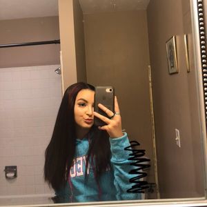 Meet your Posher, Kenzie